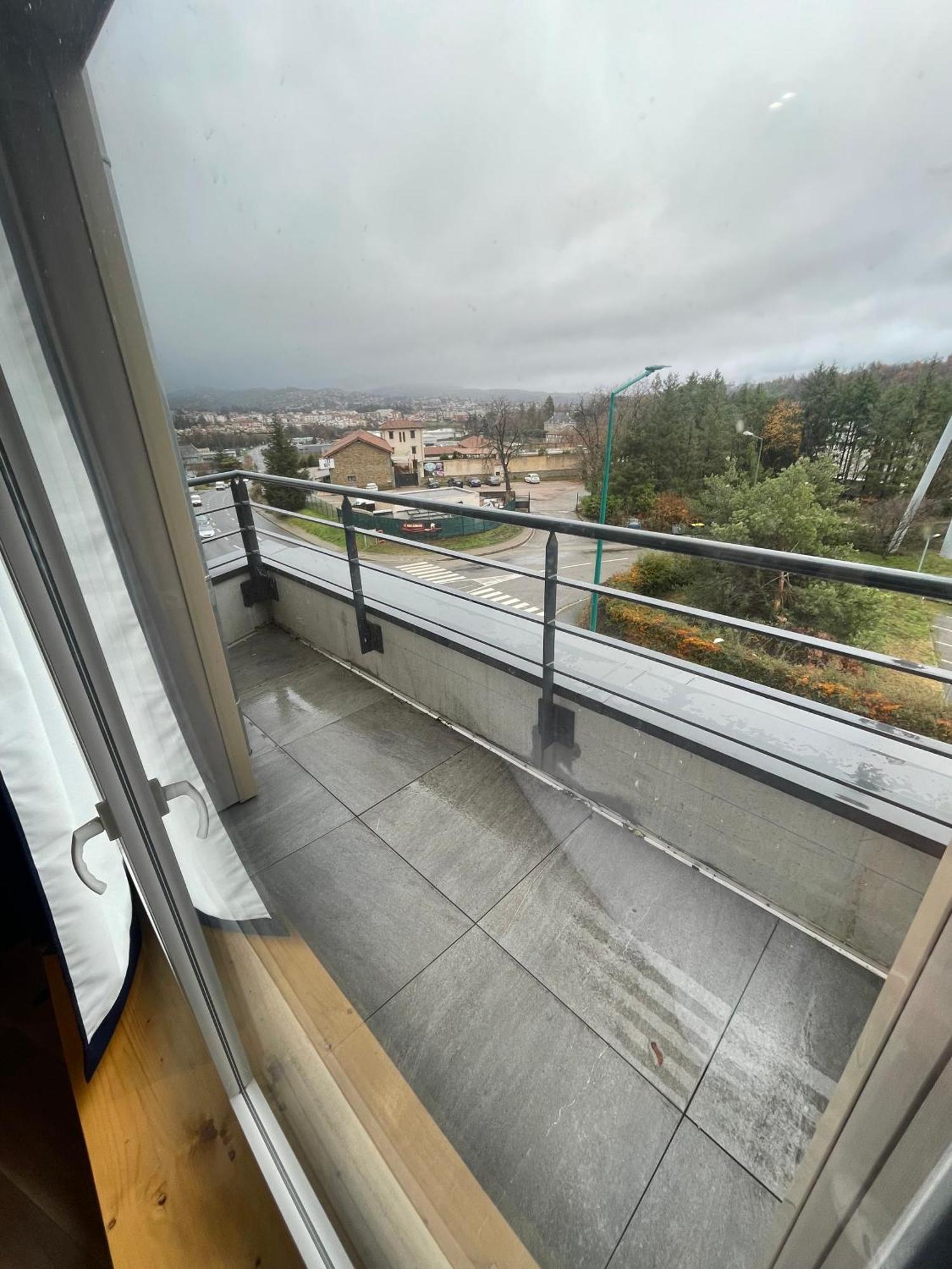 Le Salvador - Appart'Hotel De 18M2 A 44M2 La Talaudiere Extérieur photo