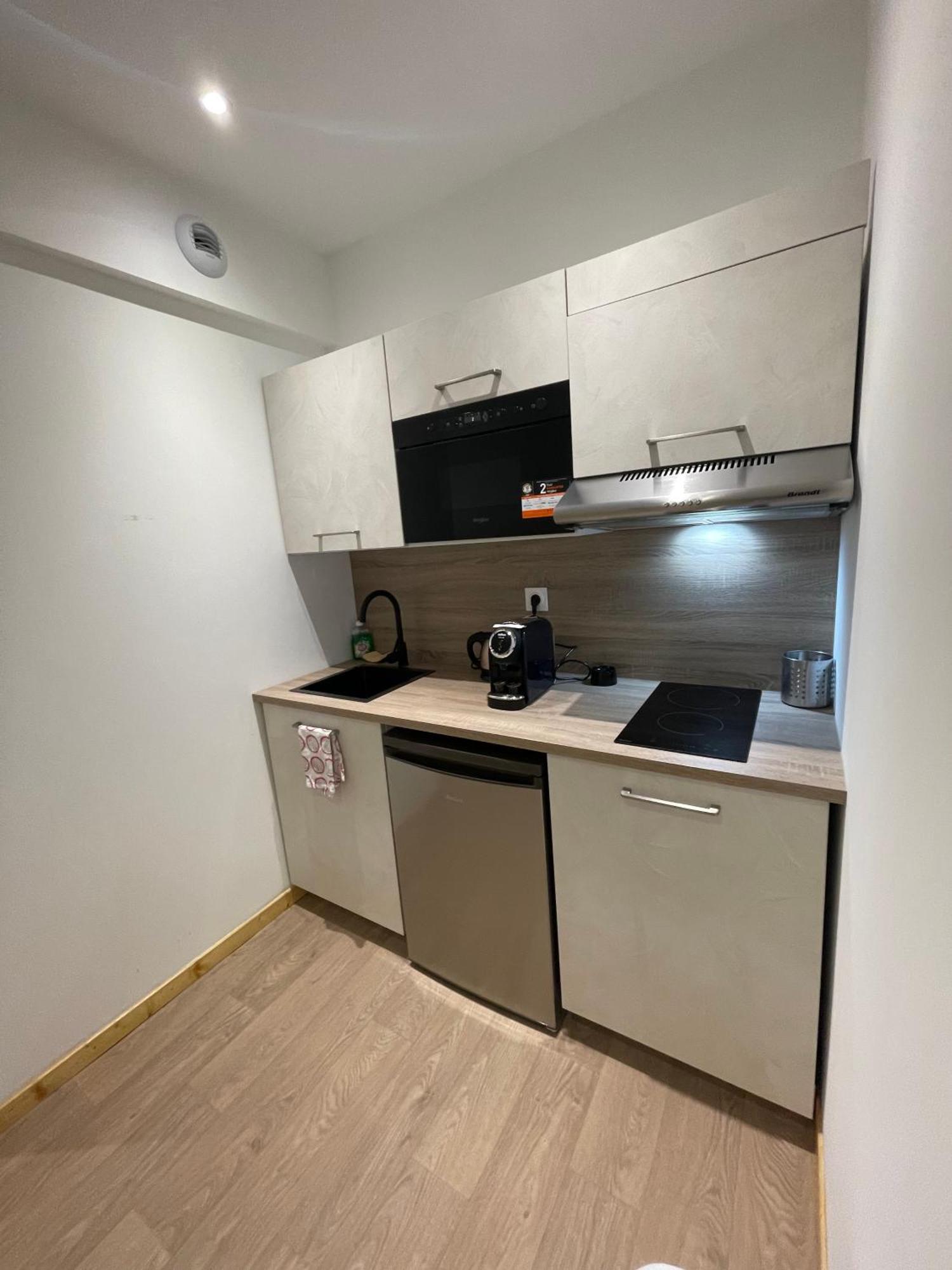 Le Salvador - Appart'Hotel De 18M2 A 44M2 La Talaudiere Extérieur photo